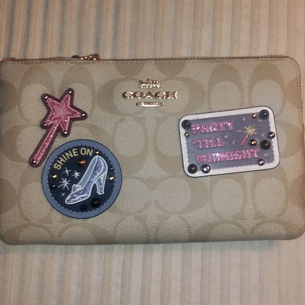 DISNEY PRINCESS COLLECTION X COACH (CINDERELLA)